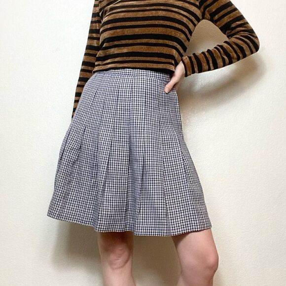 Vintage Dresses & Skirts - Vintage White & Navy Plaid Pleated Mini Skirt